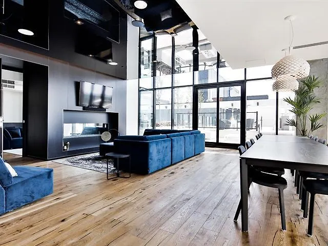 Deluxe Apartment
